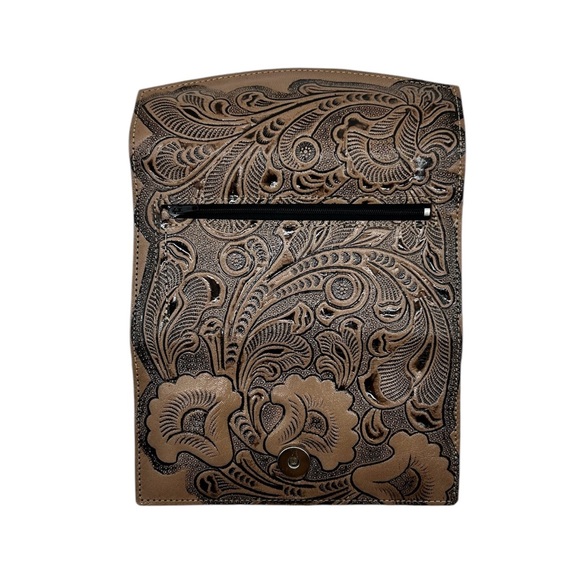 Women’s Tan Brown Trifold Floral Tooled Leather Wallet - Picture 3 of 3